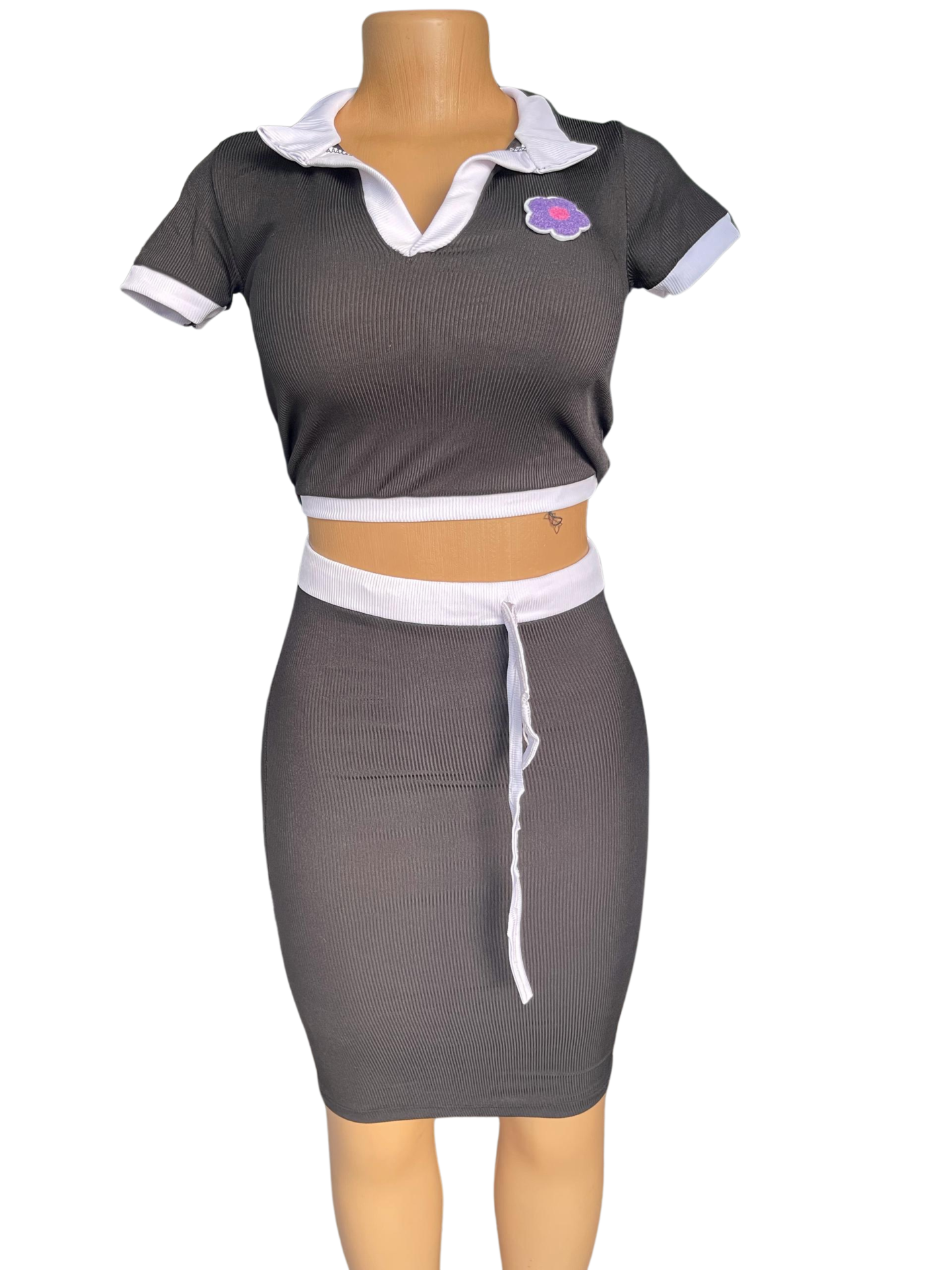 Black and white stripes women casual outfit